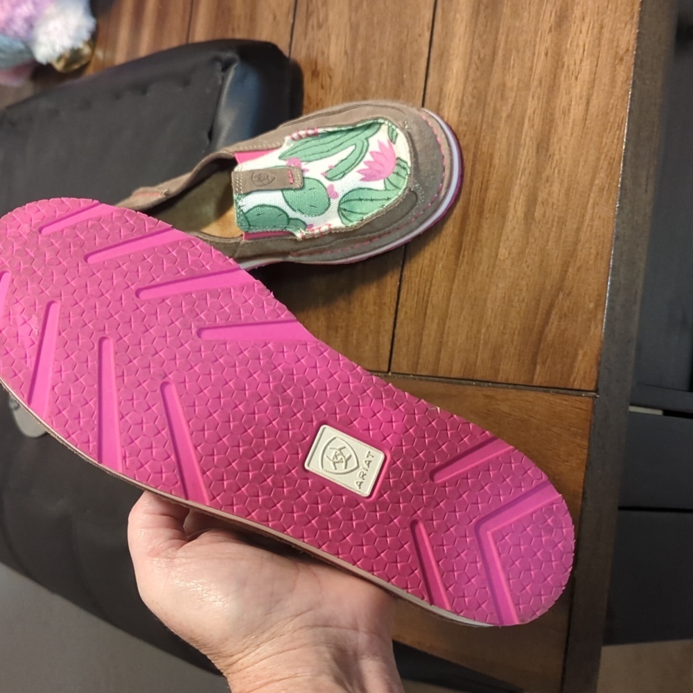 Ariat cactus loafers new try on wear only. - Picture 3 of 5